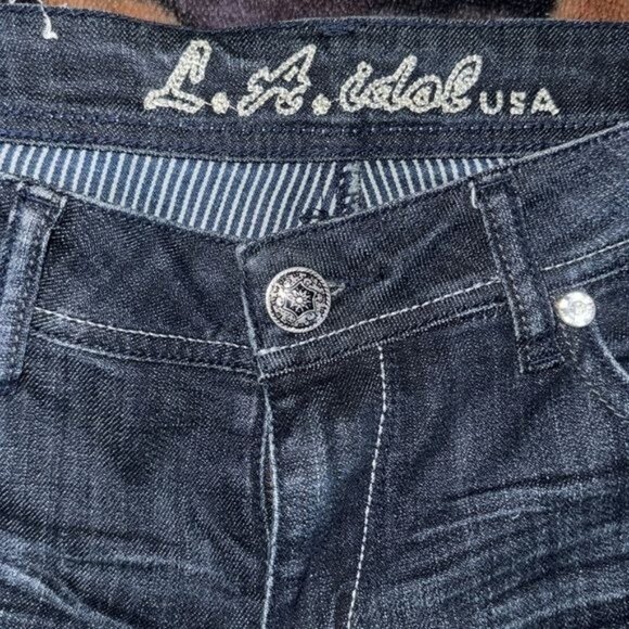 L.A. Idol Womens Distressed Dark Wash Denim Capri Jeans Size 9 Cotton/Spandex - Picture 8 of 10